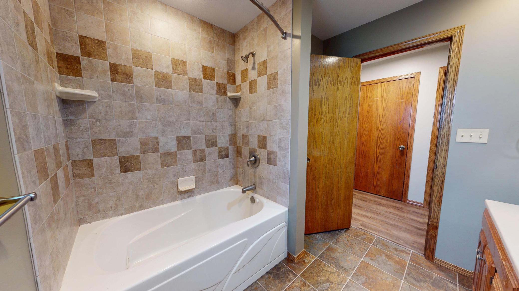 1605 Canary Drive Property Photo 10