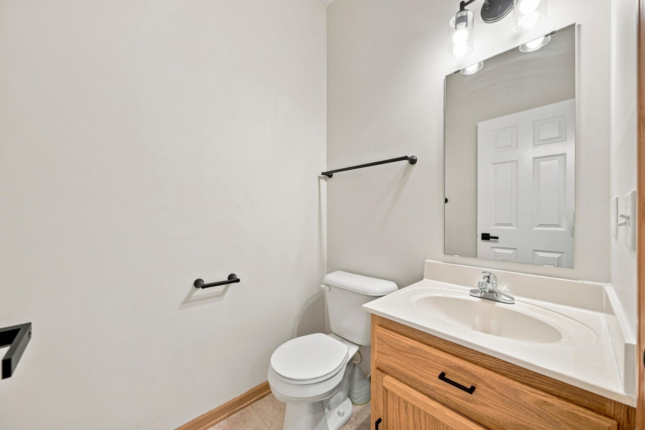 563 Summit Avenue Property Photo 6