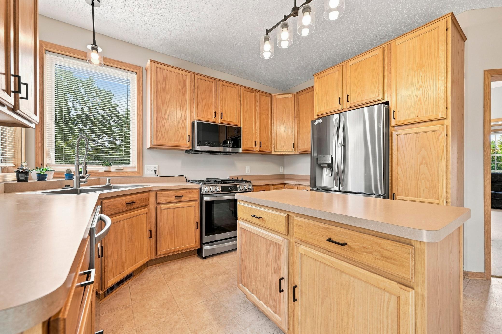 563 Summit Avenue Property Photo 19