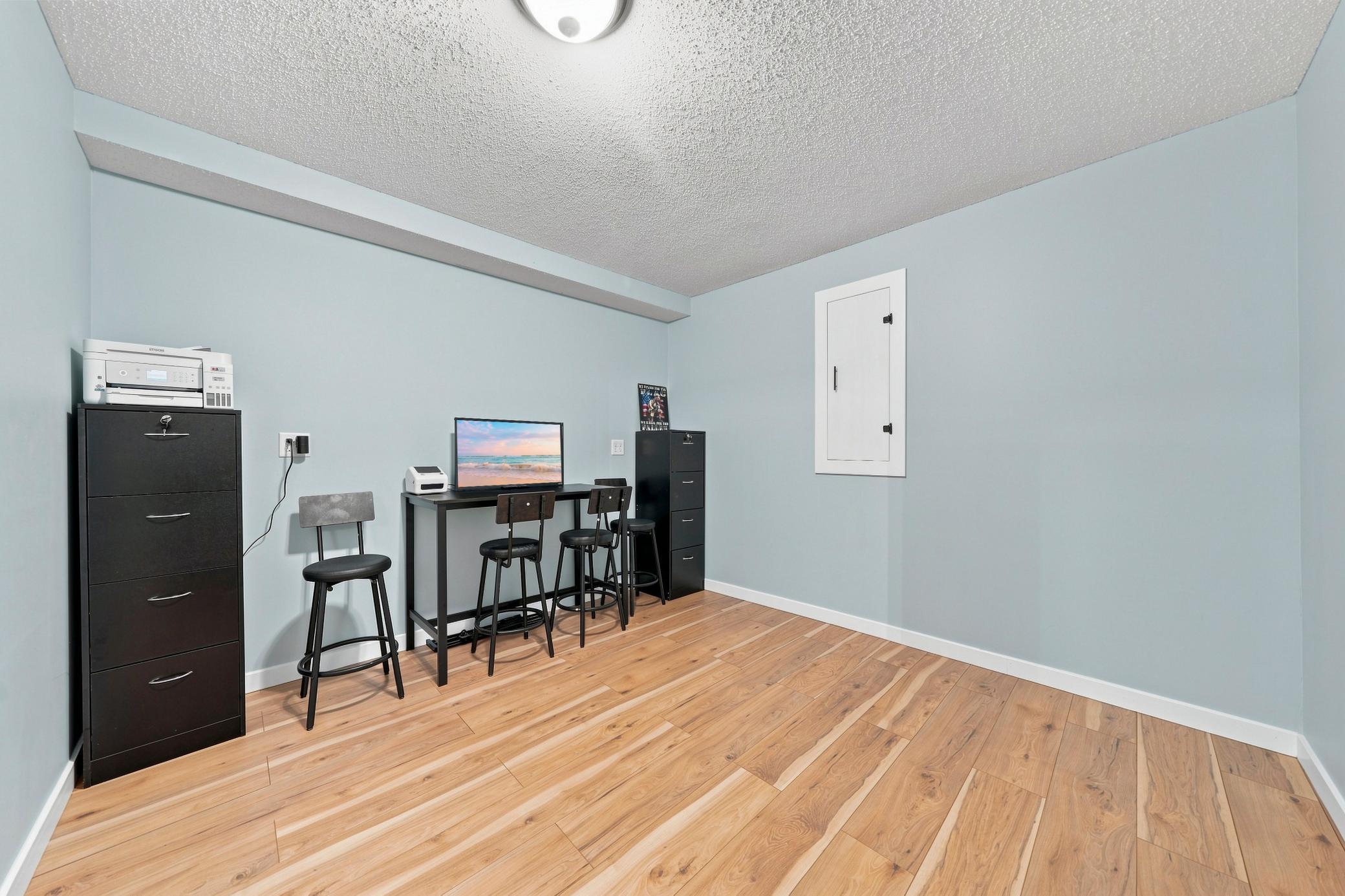 563 Summit Avenue Property Photo 32