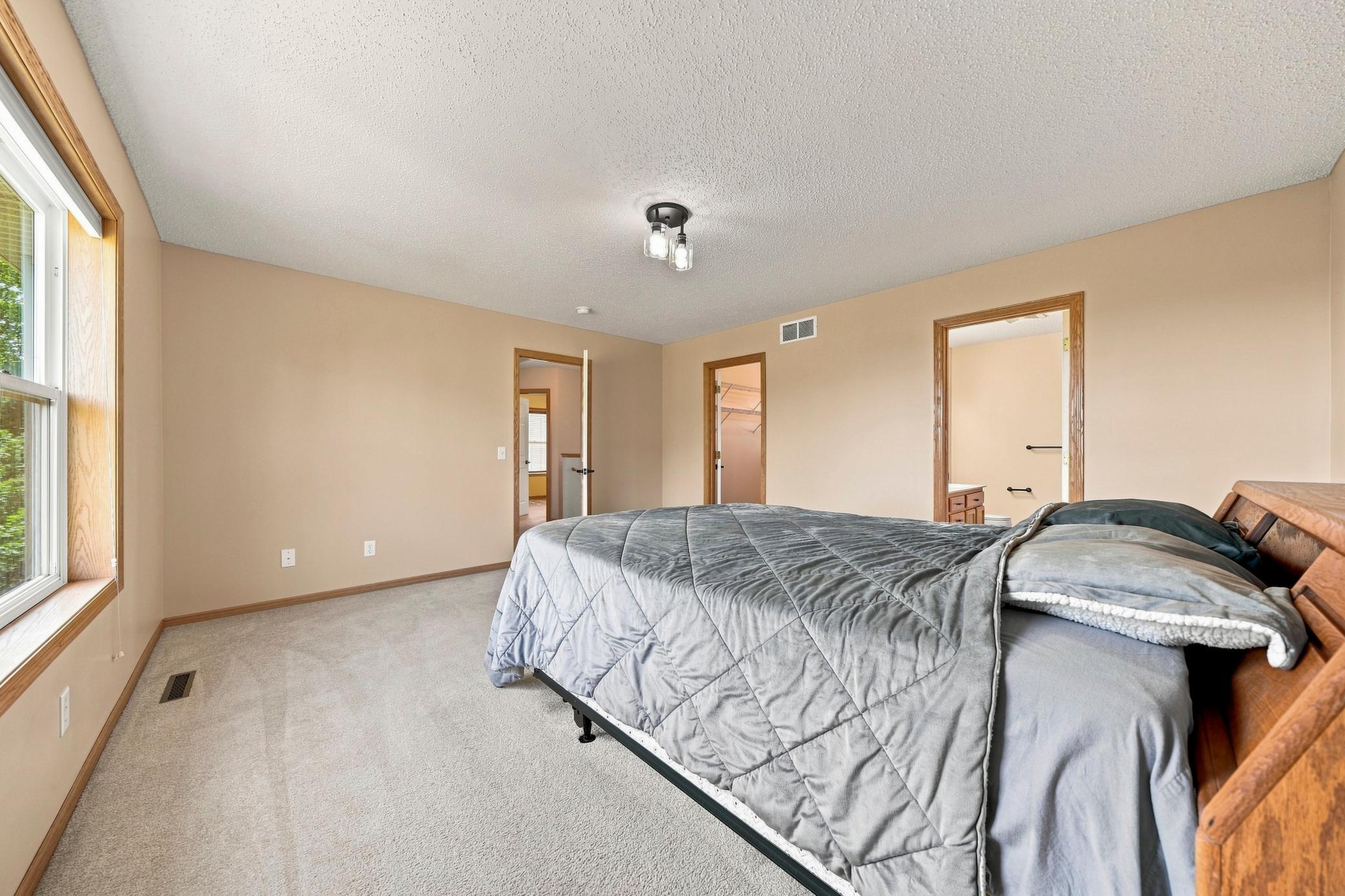 563 Summit Avenue Property Photo 41
