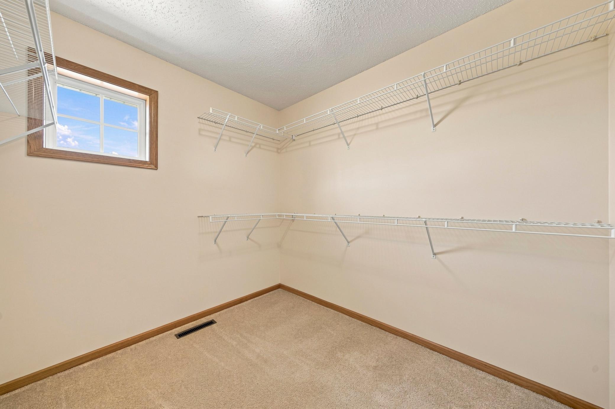 563 Summit Avenue Property Photo 42