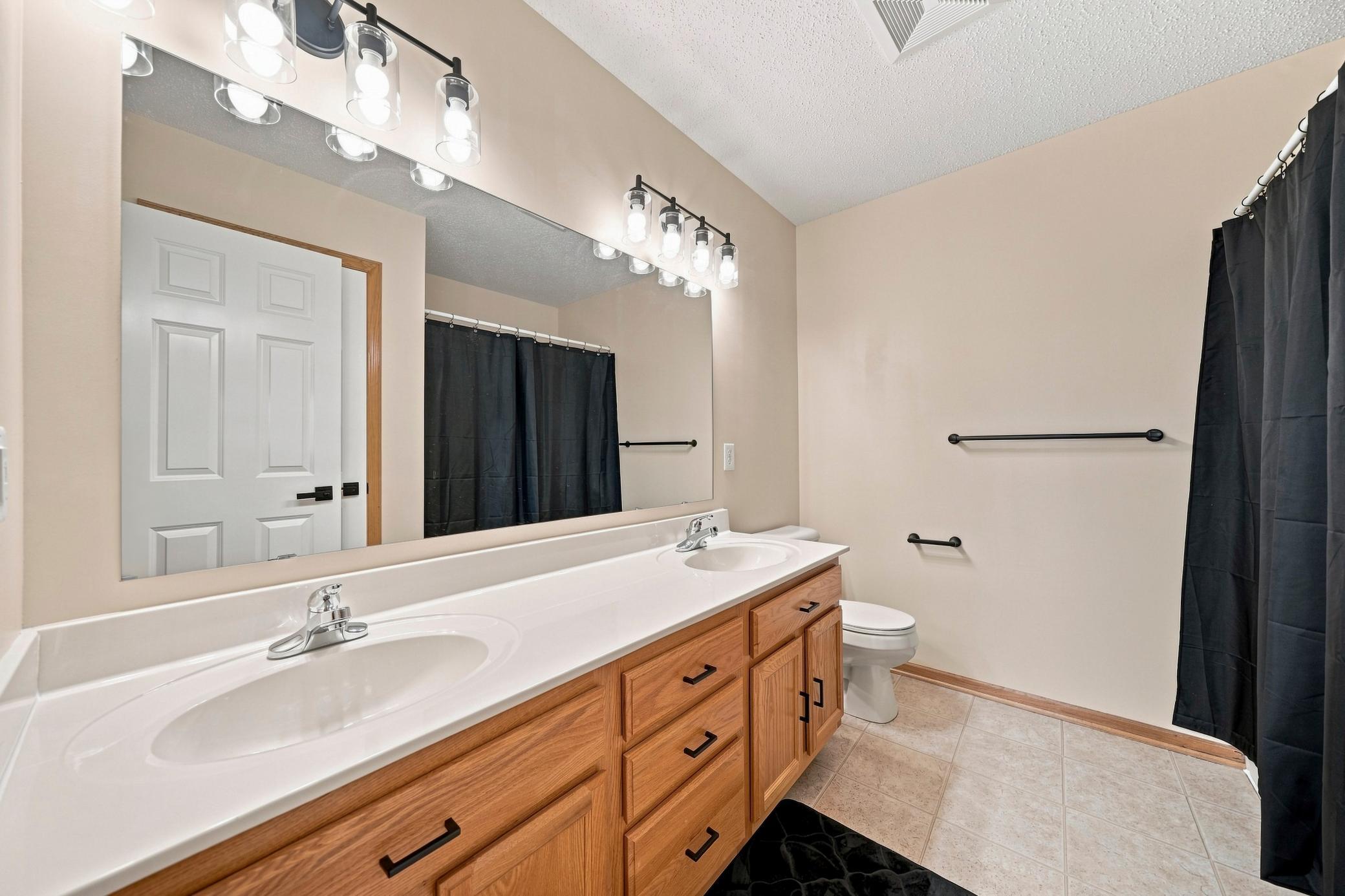 563 Summit Avenue Property Photo 43
