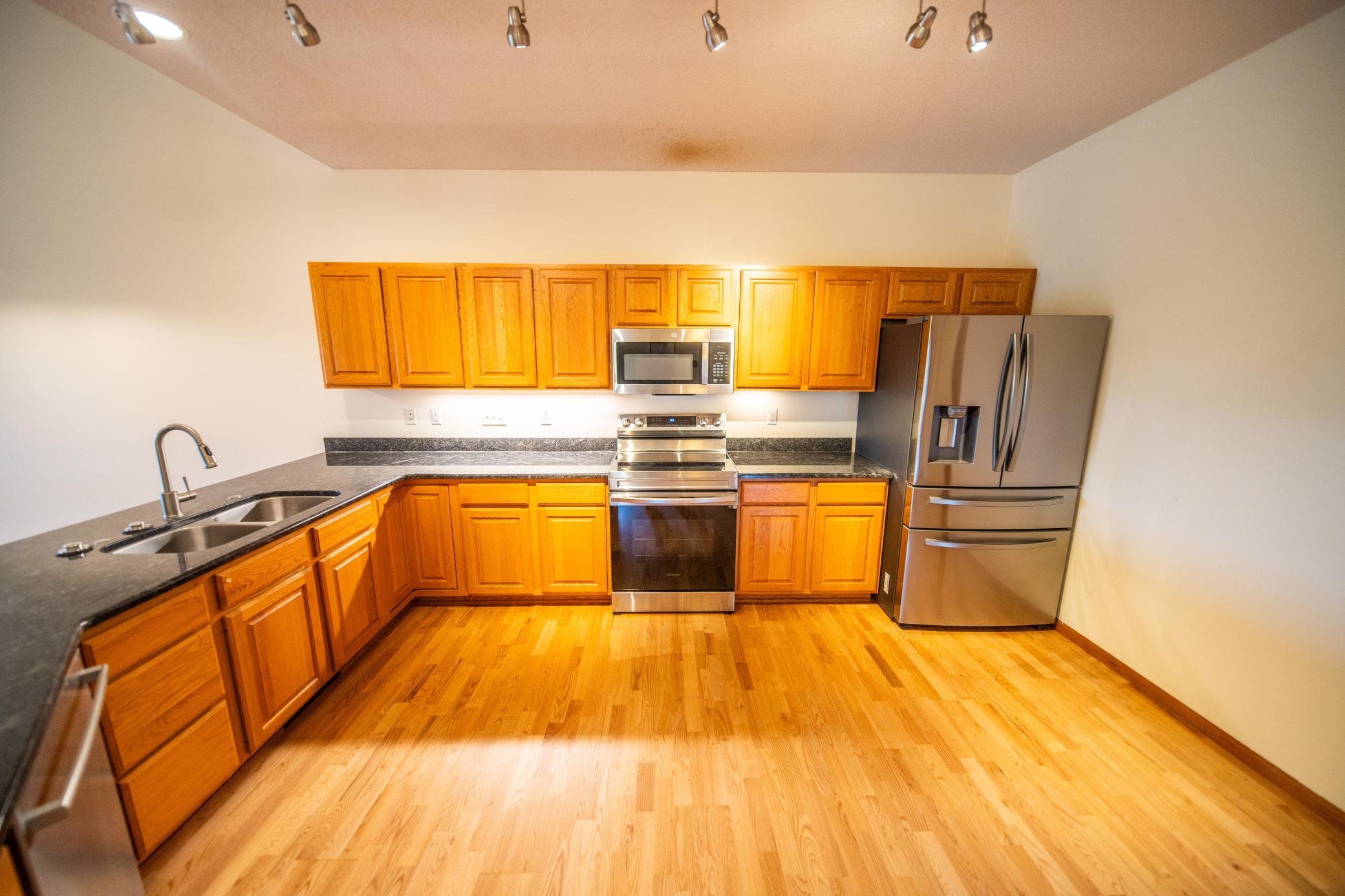 2862 Century Ct Ne Property Photo 8