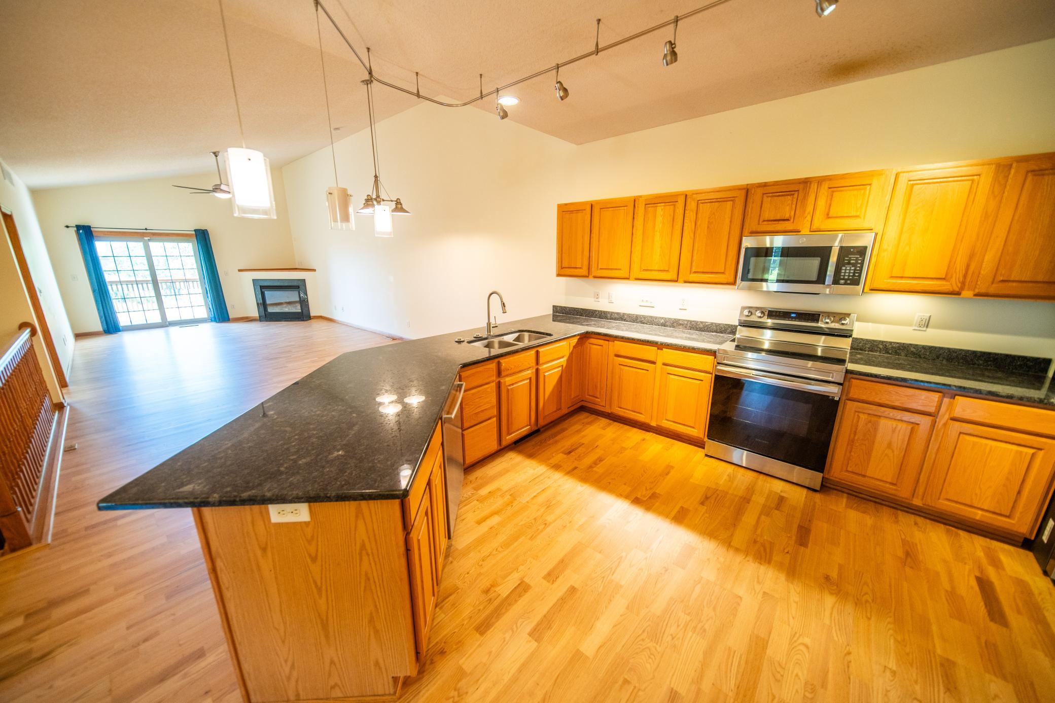 2862 Century Ct Ne Property Photo 9