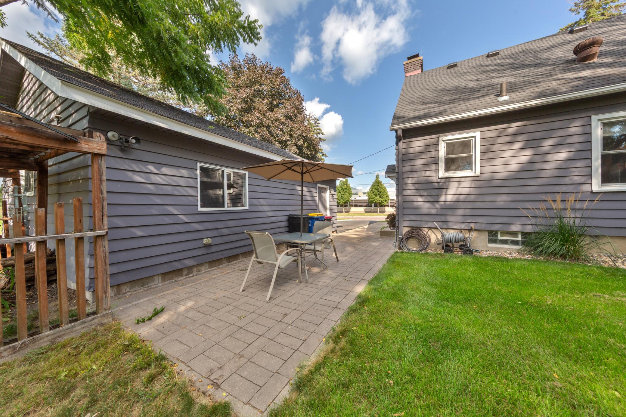 418 Prairie Avenue Property Photo 9