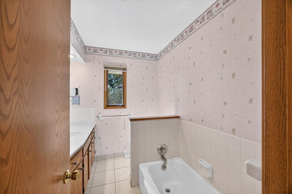 2817 15th Avenue Nw Property Photo 18