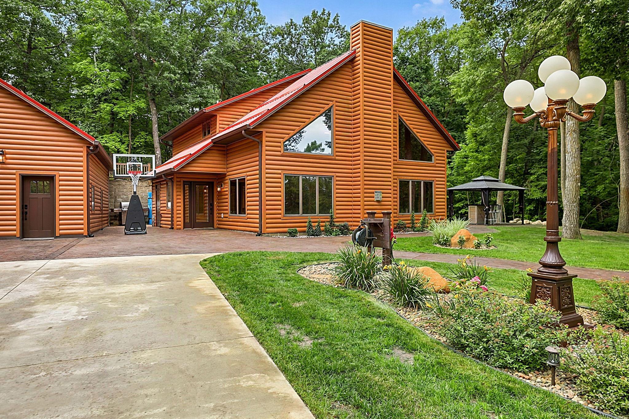 7643 Bear Road Property Photo 5