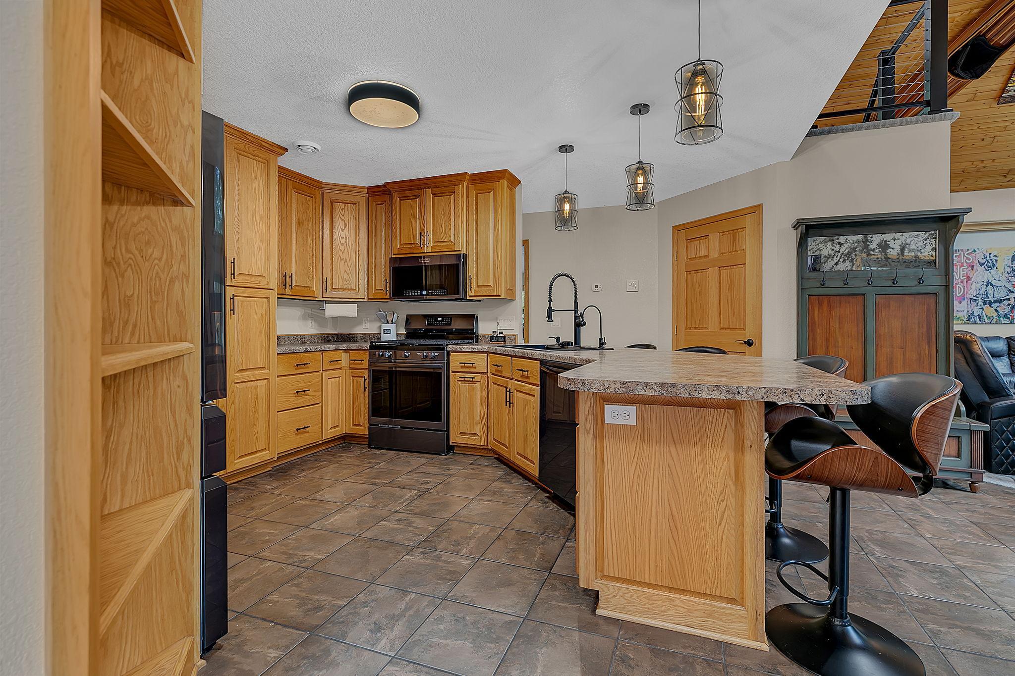 7643 Bear Road Property Photo 10