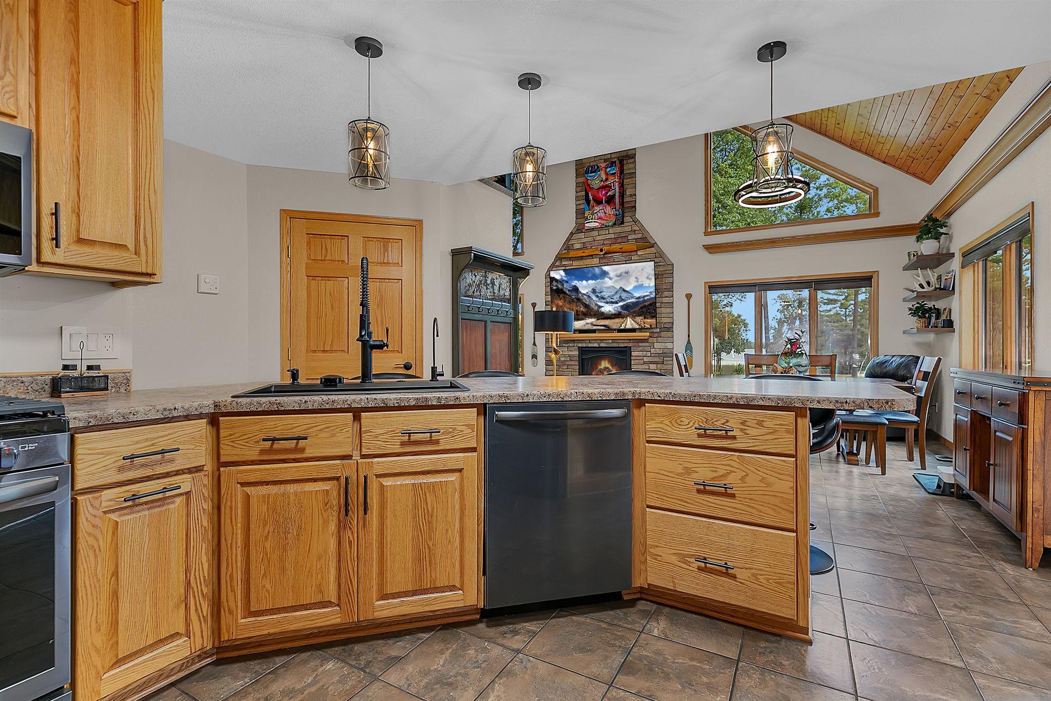 7643 Bear Road Property Photo 11