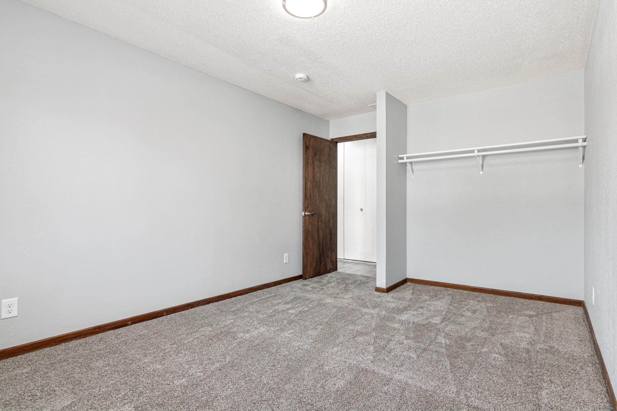 2210 Eldridge Ave E 201 Property Photo 8