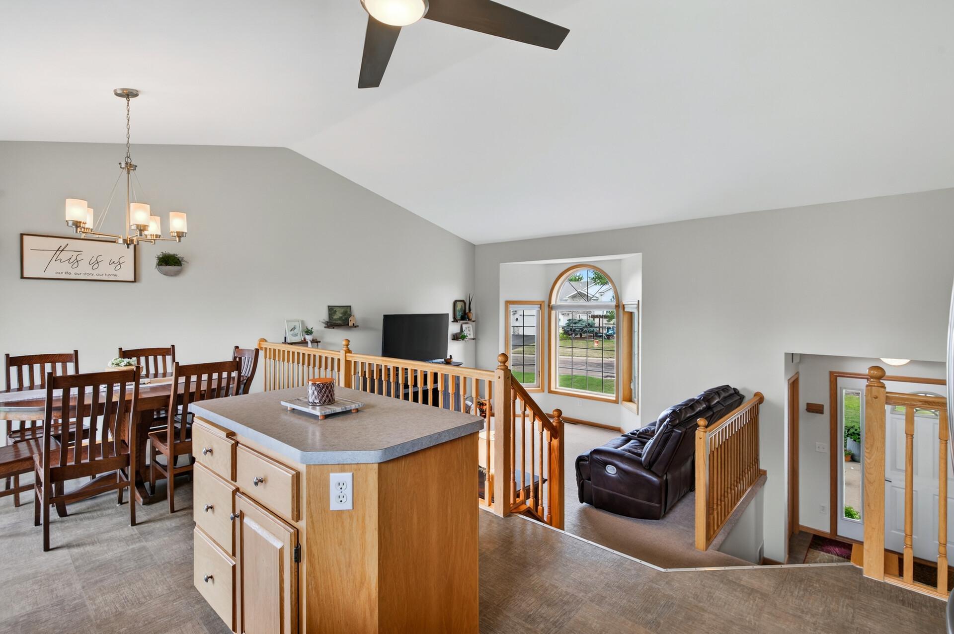 11683 10th Street Ne Property Photo 5