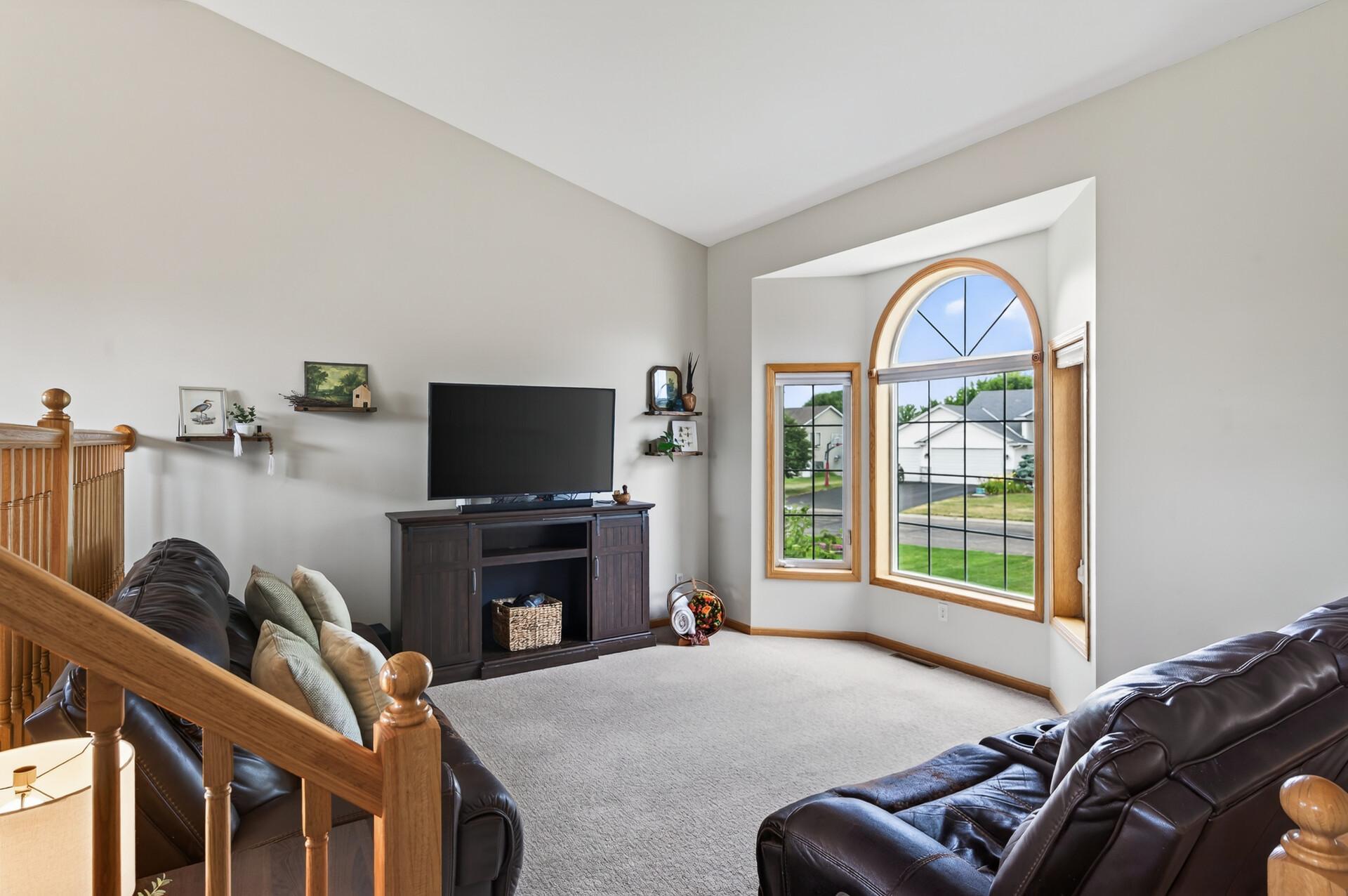 11683 10th Street Ne Property Photo 6