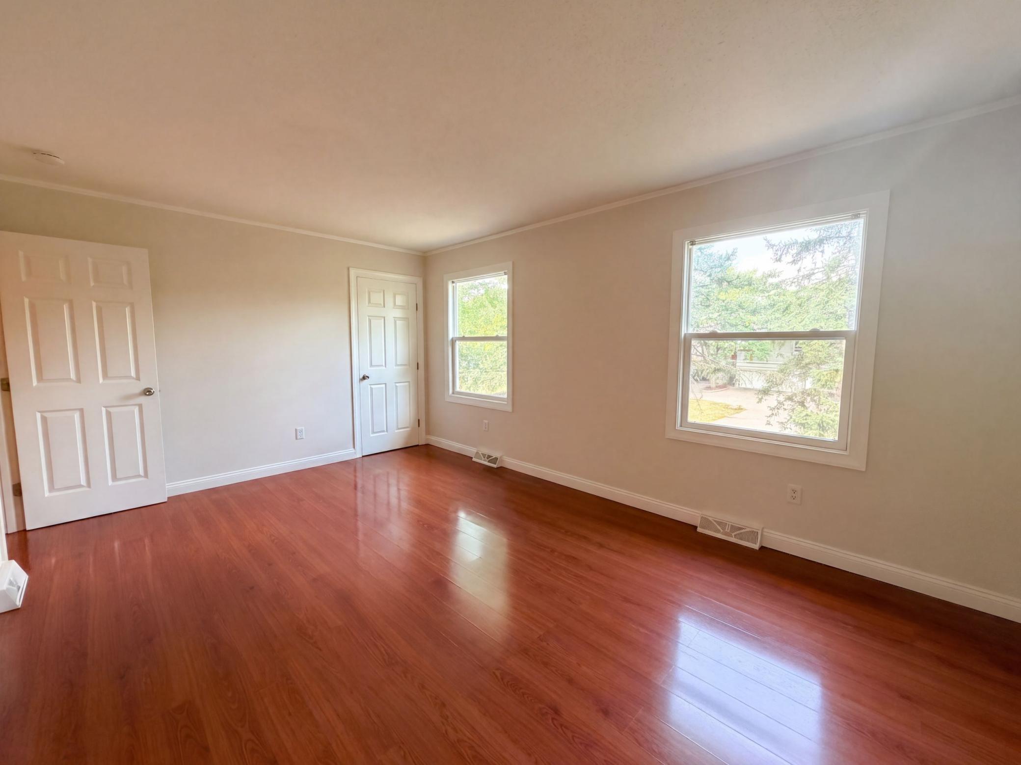 868 Wescott Square Property Photo 9