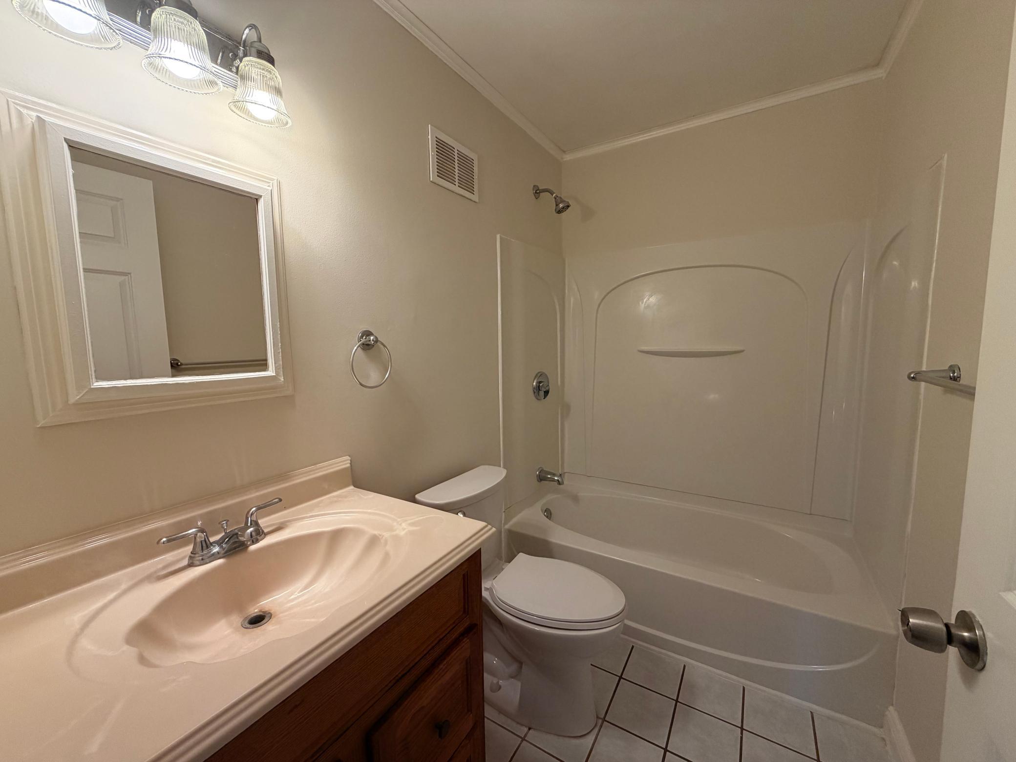 868 Wescott Square Property Photo 13