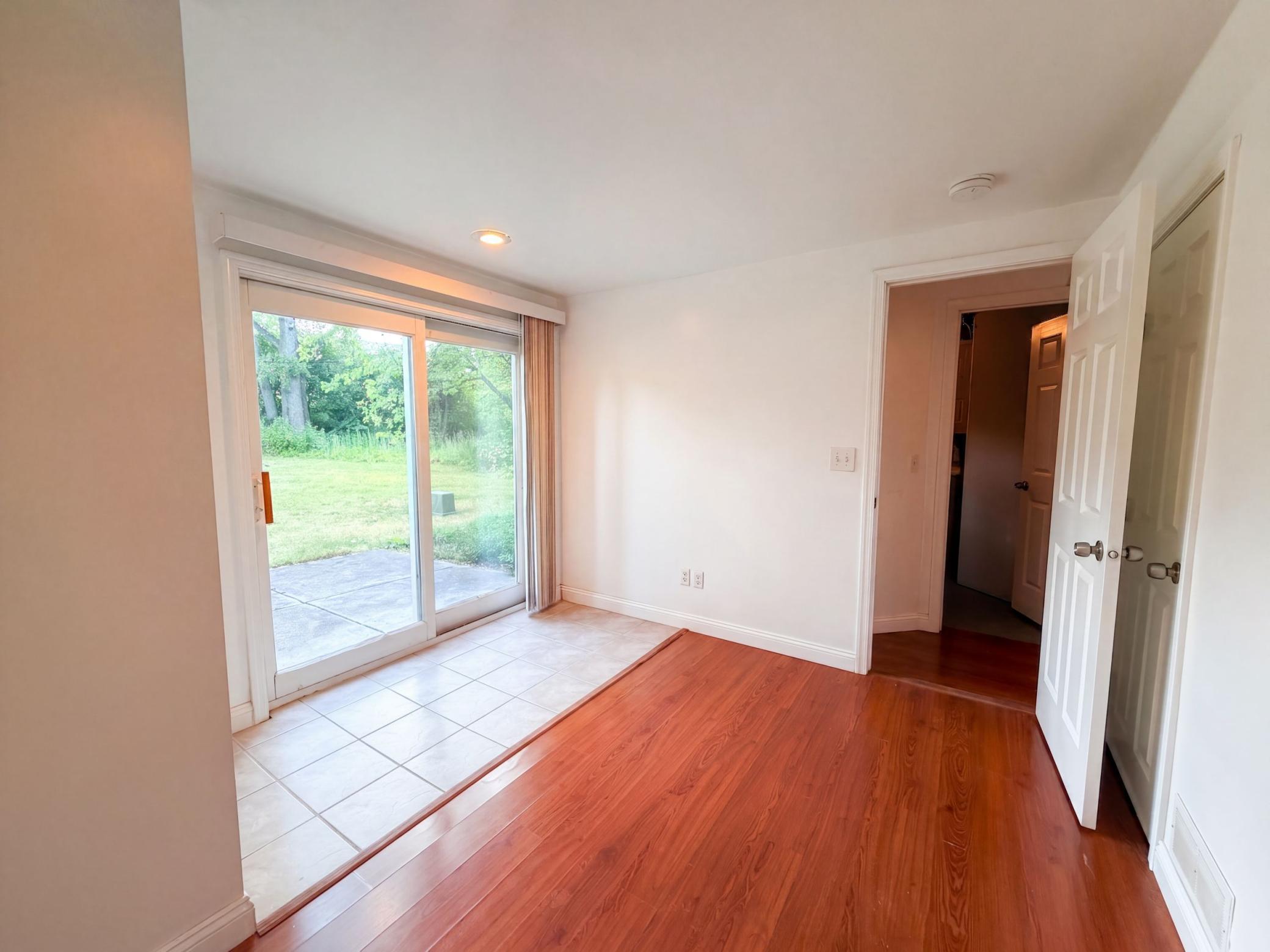 868 Wescott Square Property Photo 15