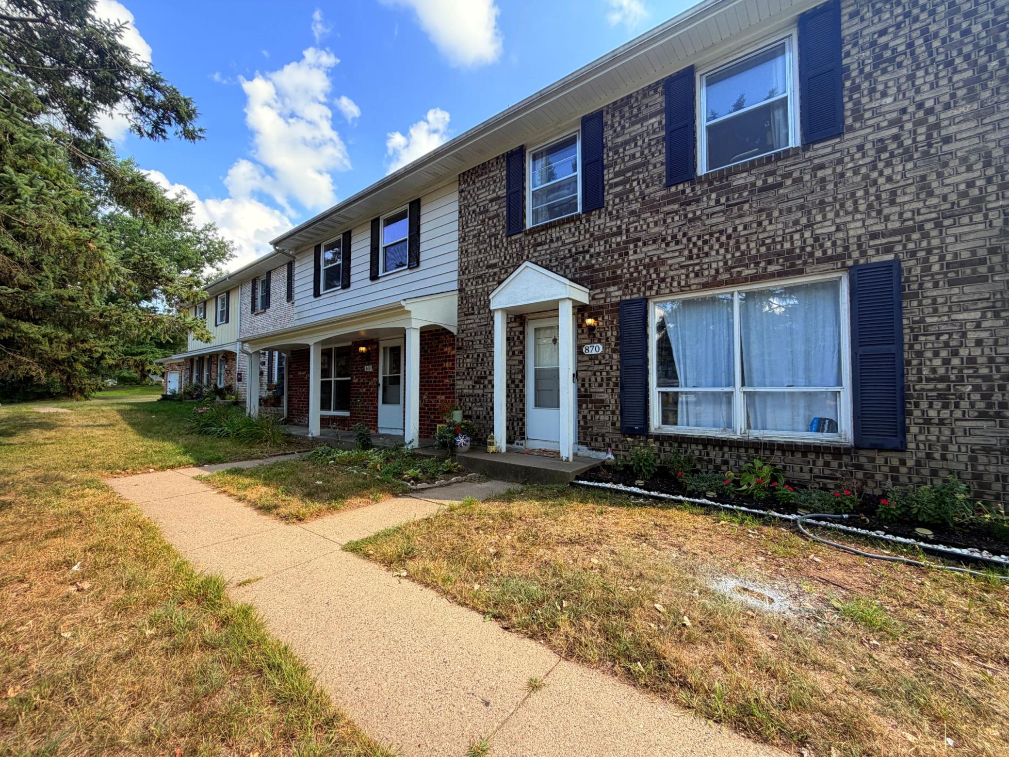 868 Wescott Square Property Photo 17