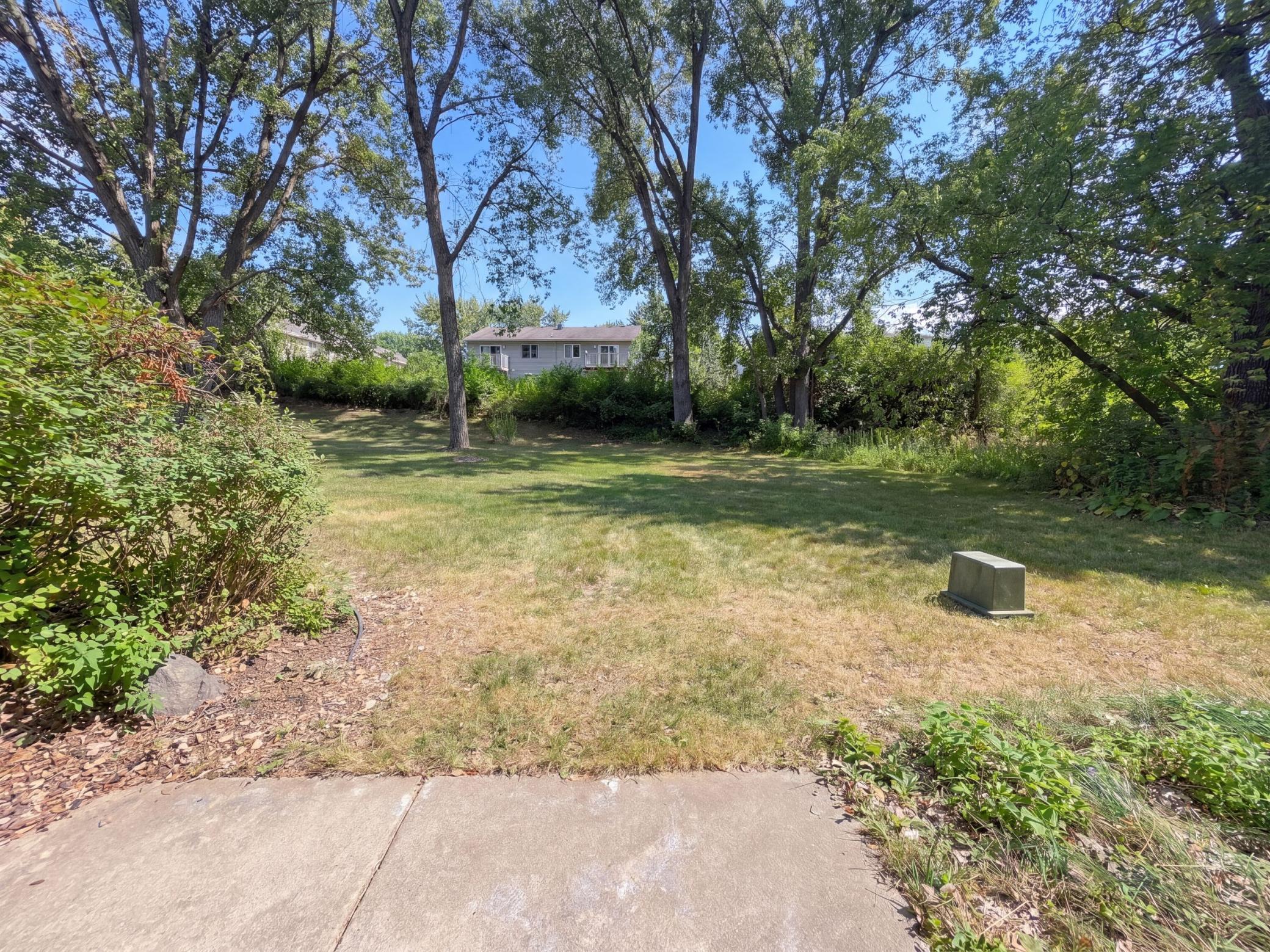 868 Wescott Square Property Photo 20