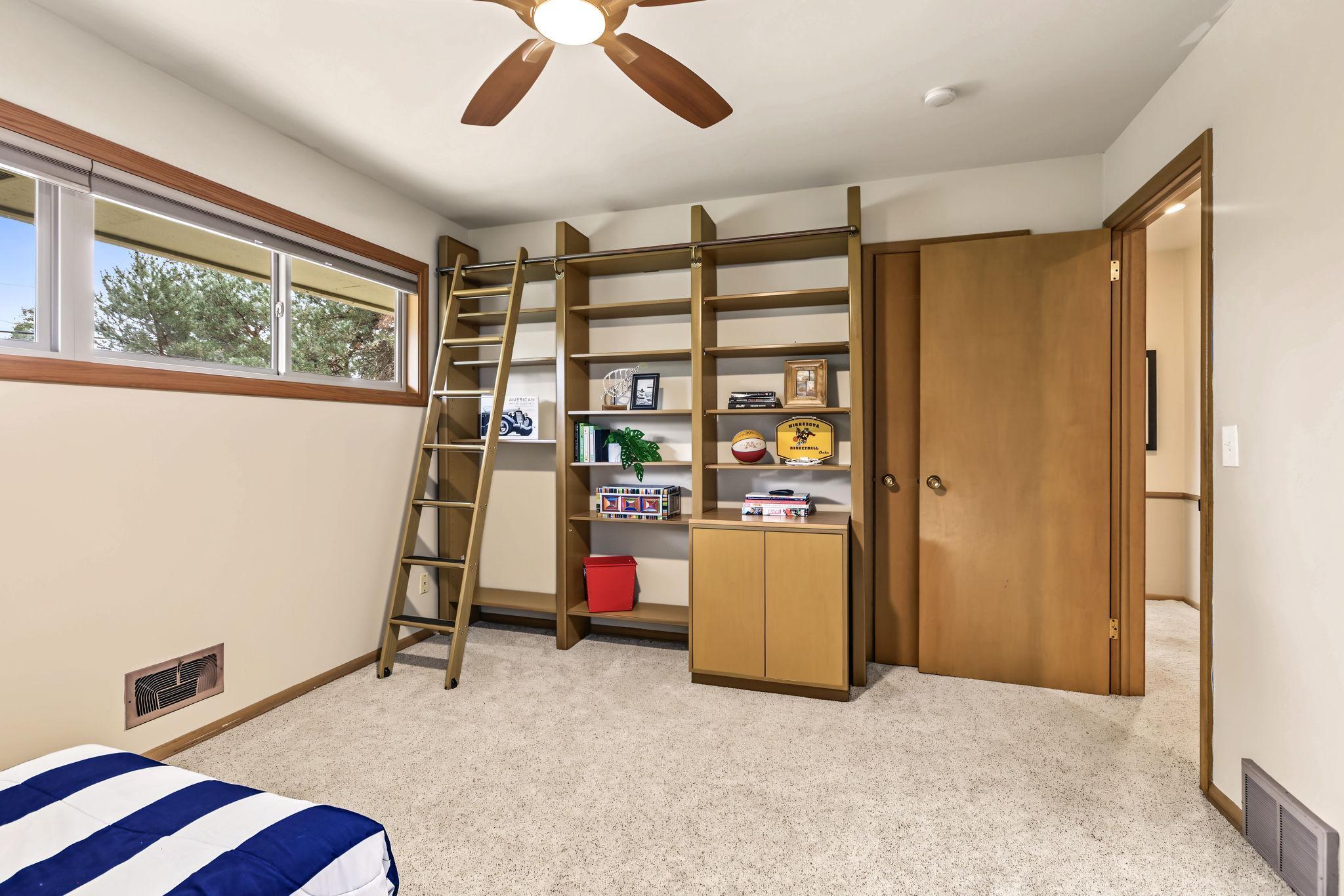 4717 Glenwood Avenue Property Photo 33