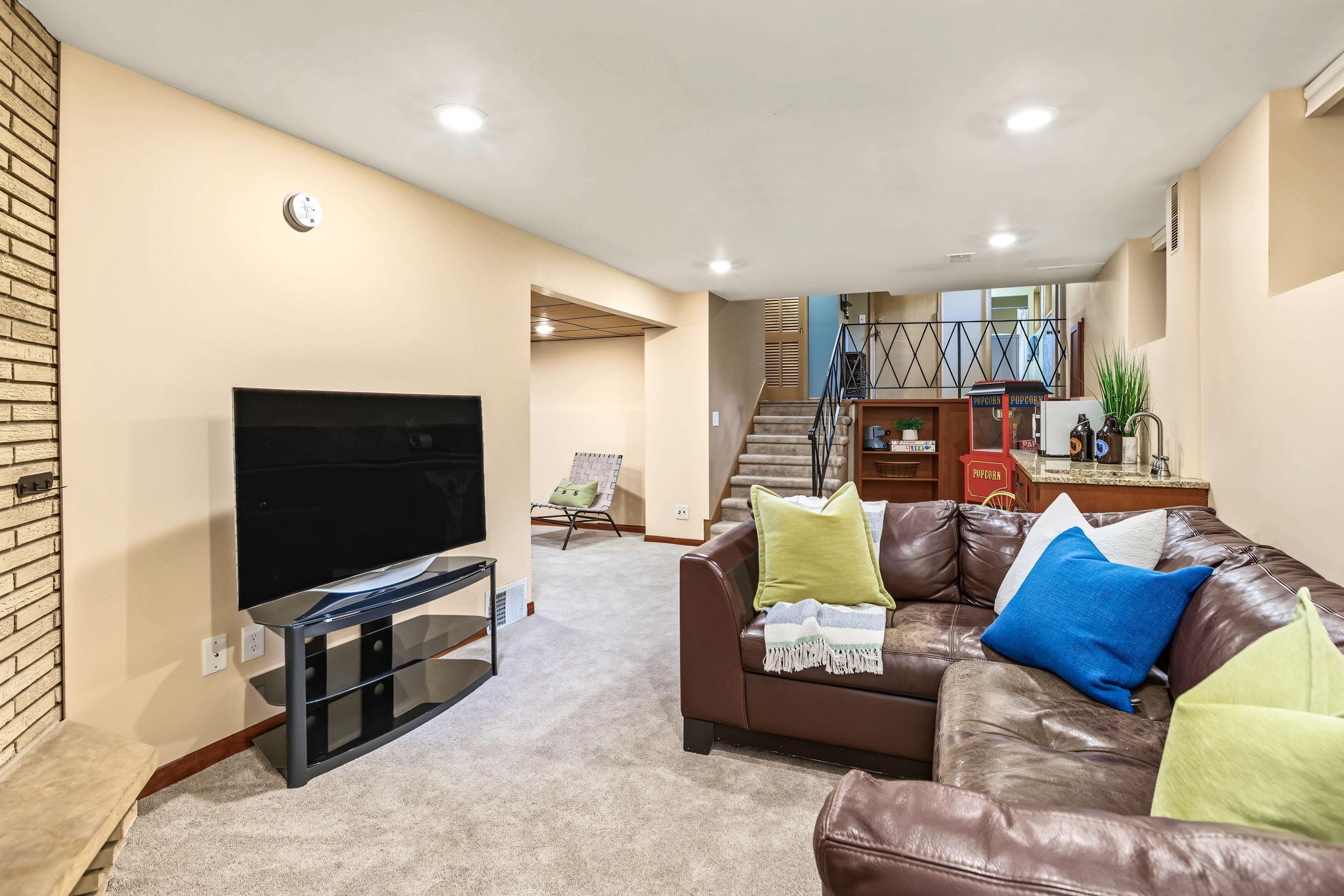 4717 Glenwood Avenue Property Photo 40