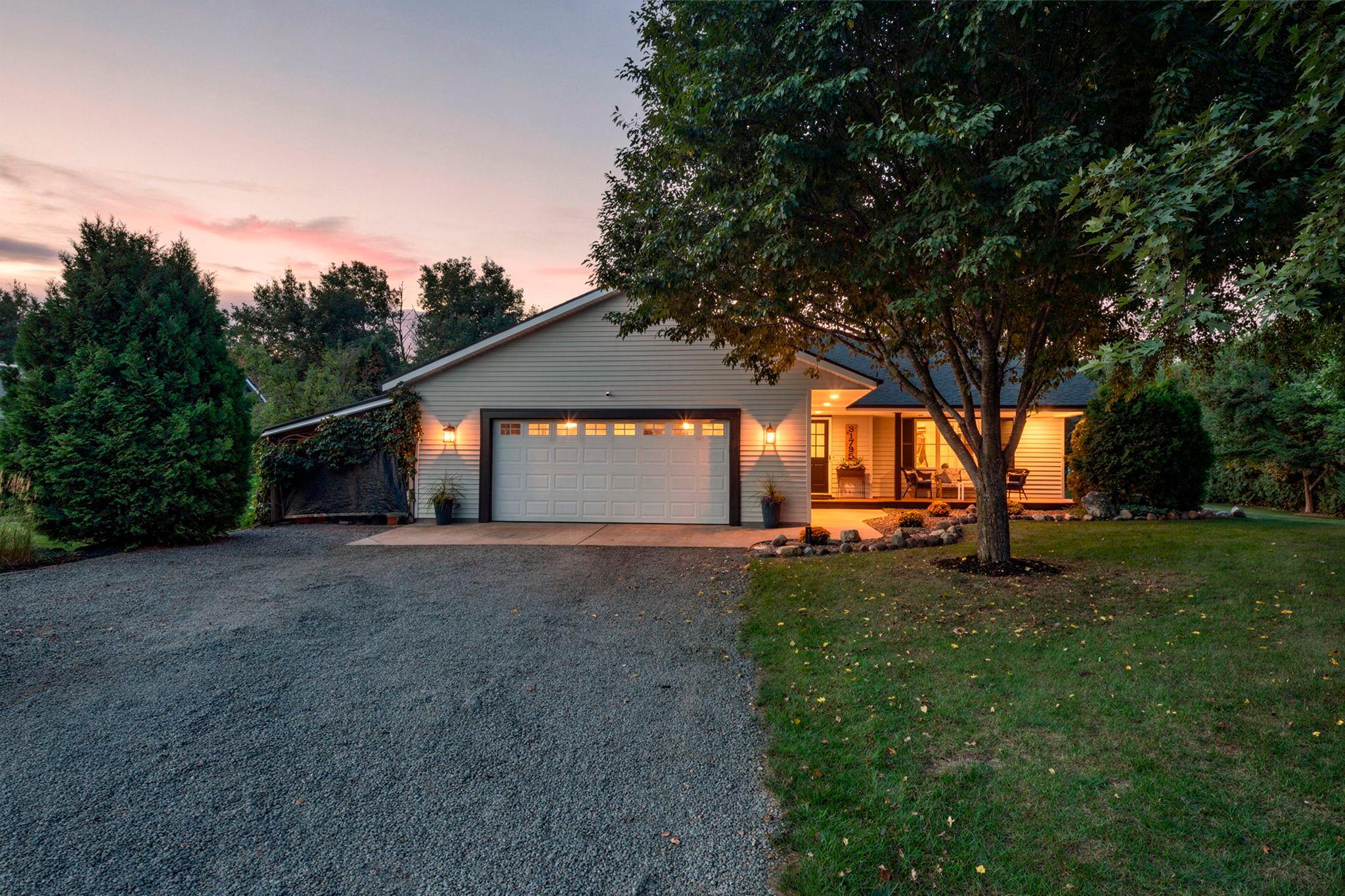 31795 Lakeway Drive Ne Property Photo 1