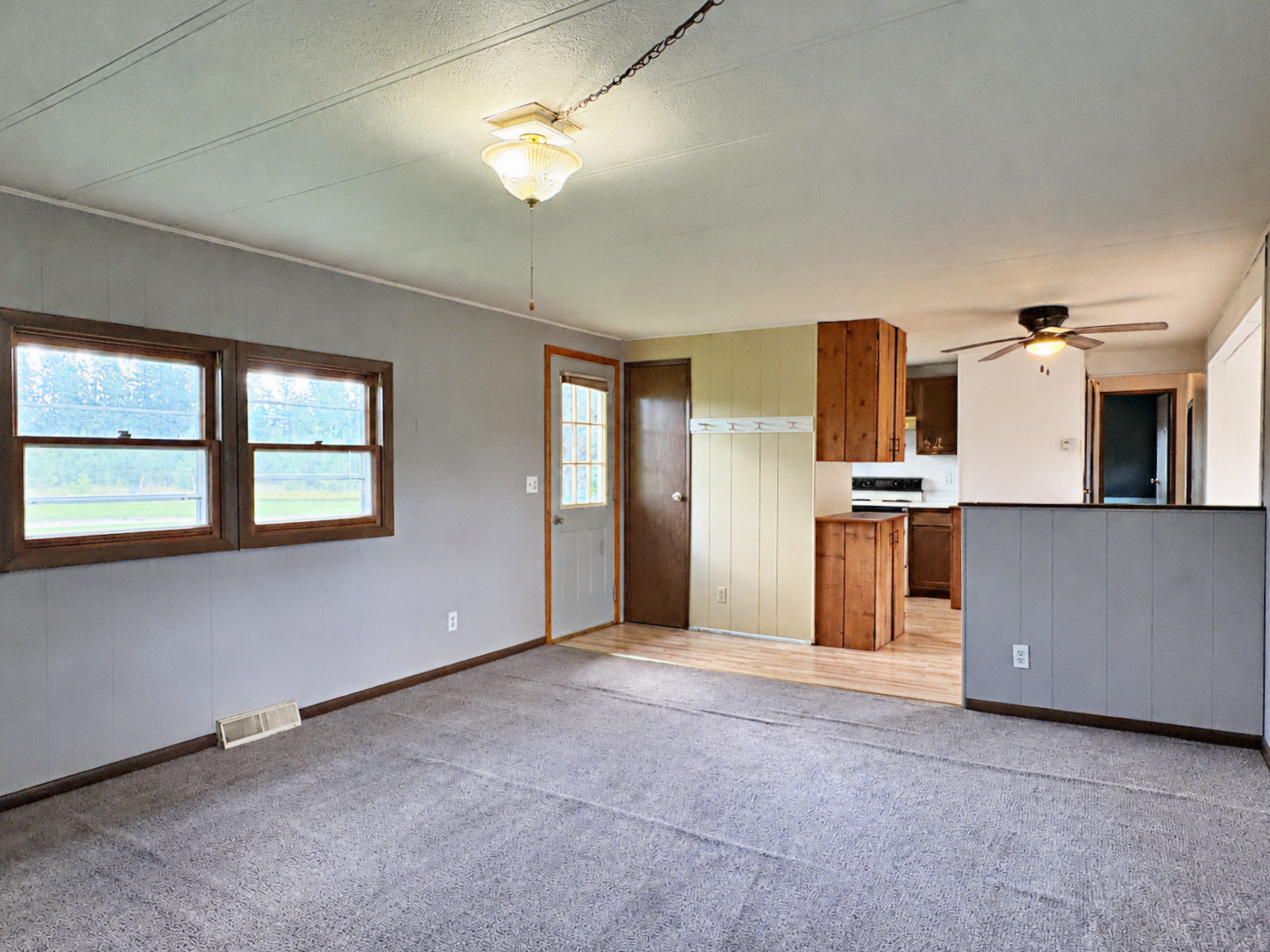 15634 318th Street Property Photo 5
