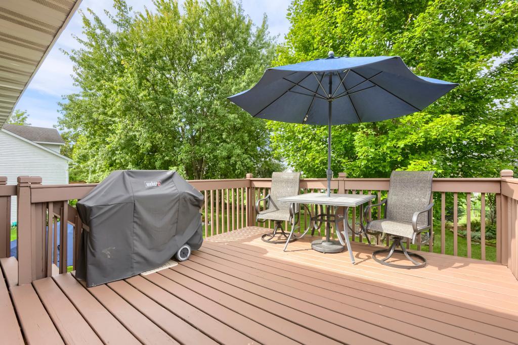 13247 Yorktown Lane N Property Photo 33
