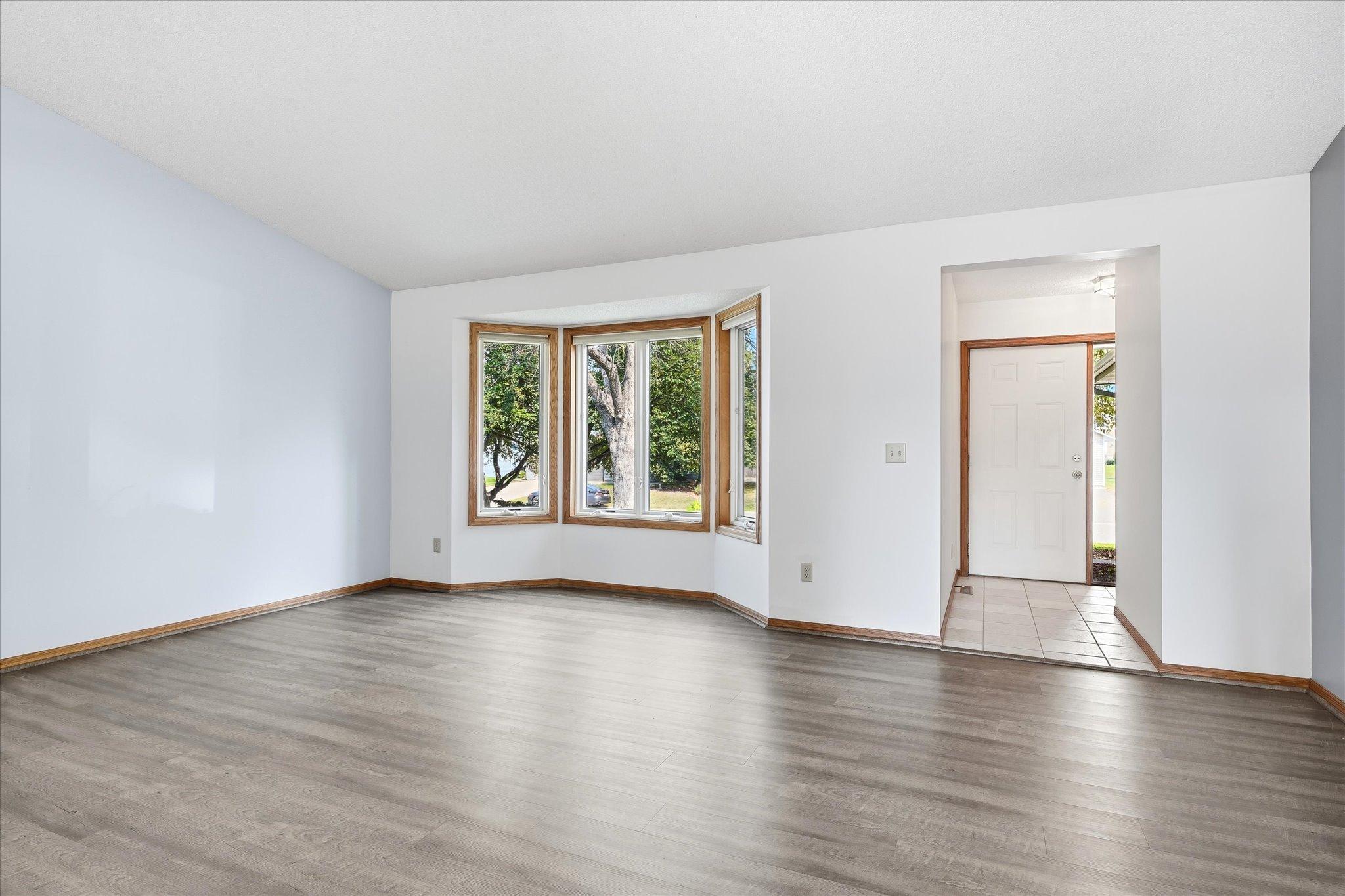 9225 Queens Gardens Property Photo 7