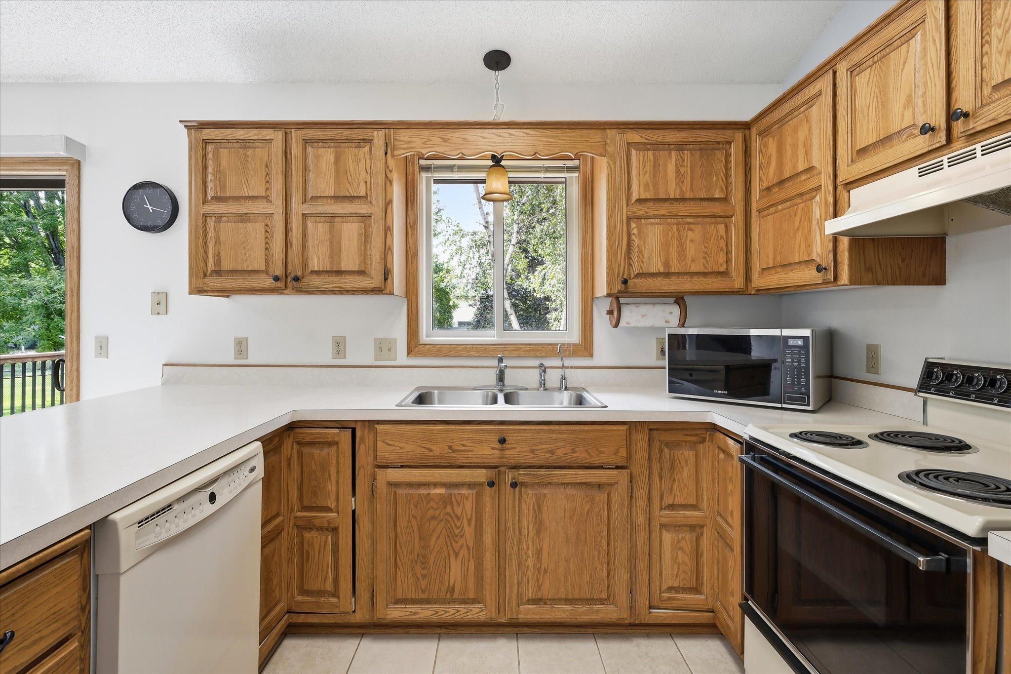 9225 Queens Gardens Property Photo 18