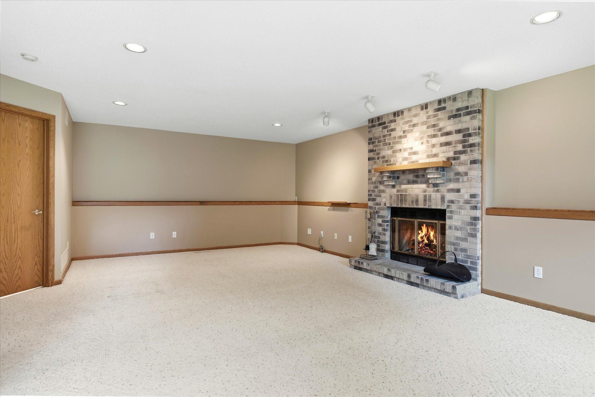 9225 Queens Gardens Property Photo 32