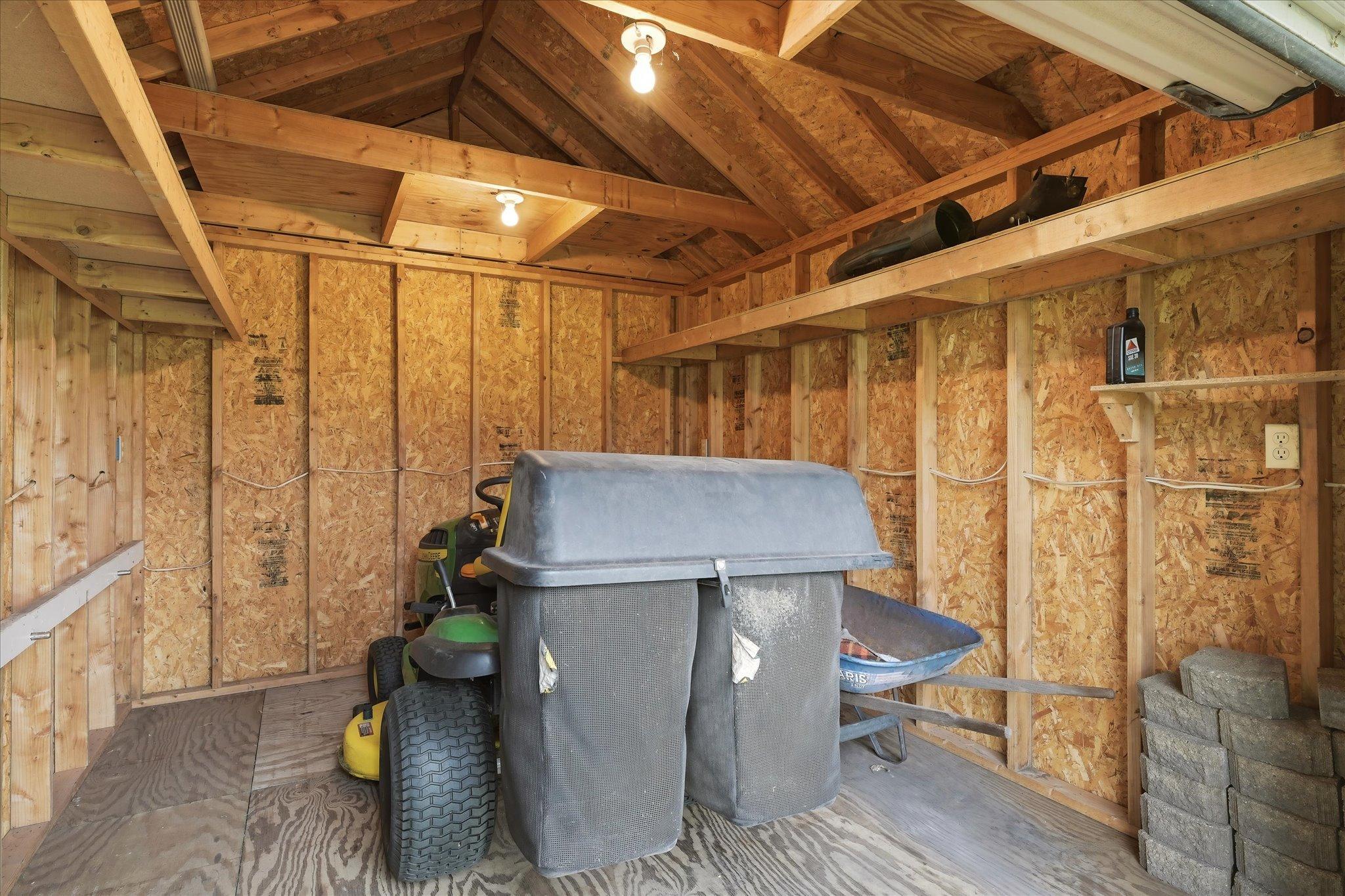 9225 Queens Gardens Property Photo 52