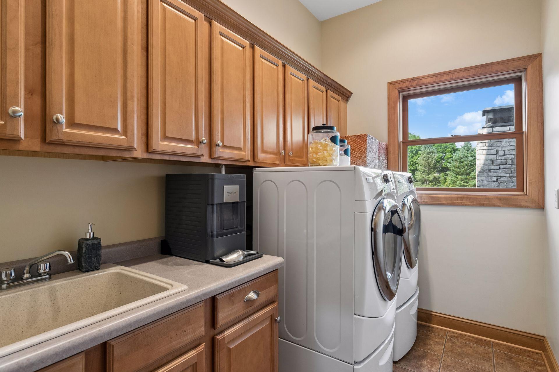 8964 Almquist Way Property Photo 47