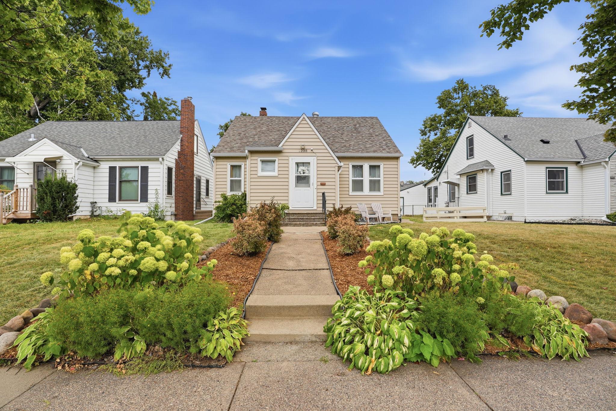 1238 Grotto Street N Property Photo 1