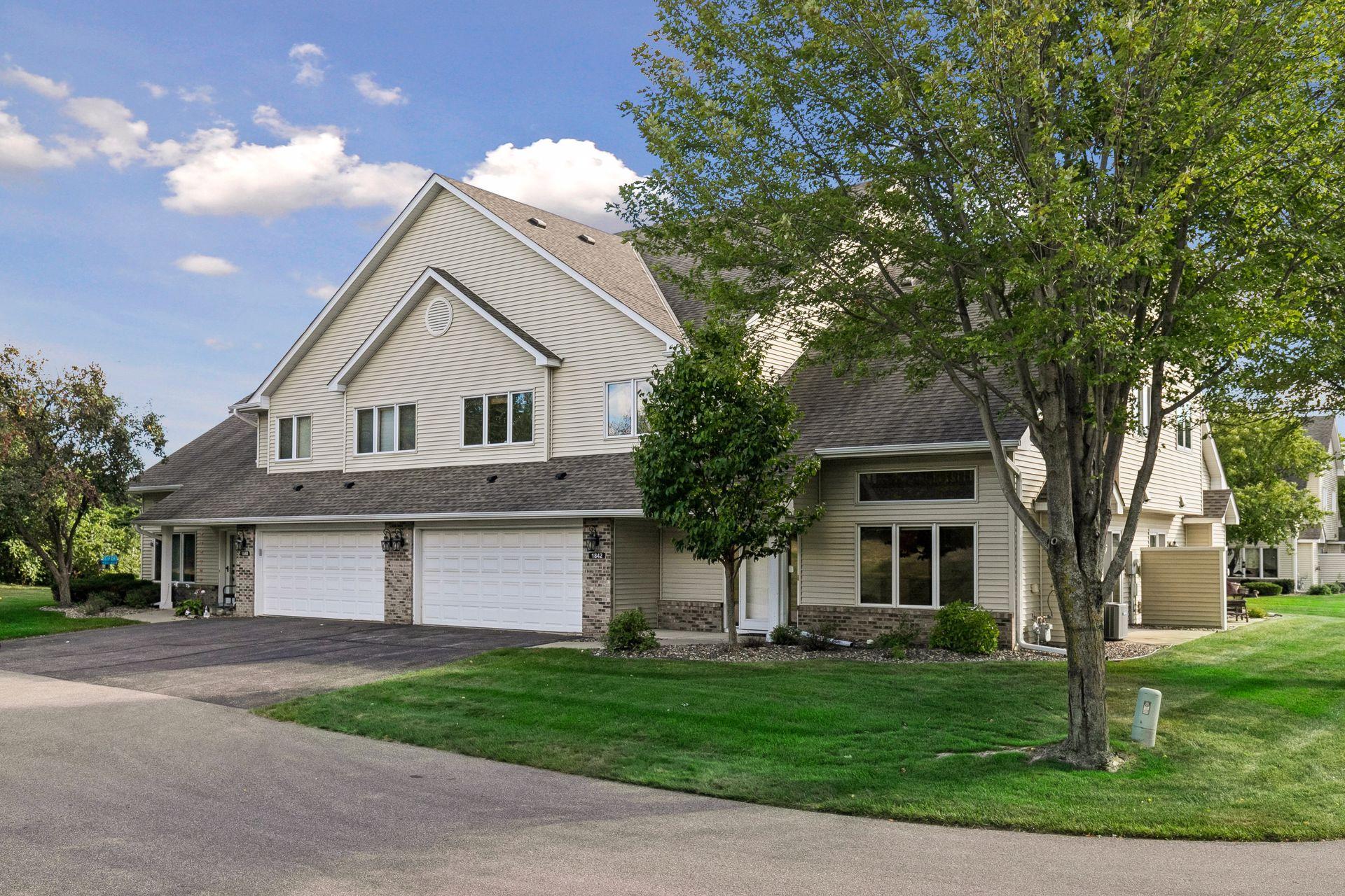 1842 Cliff Lake Court