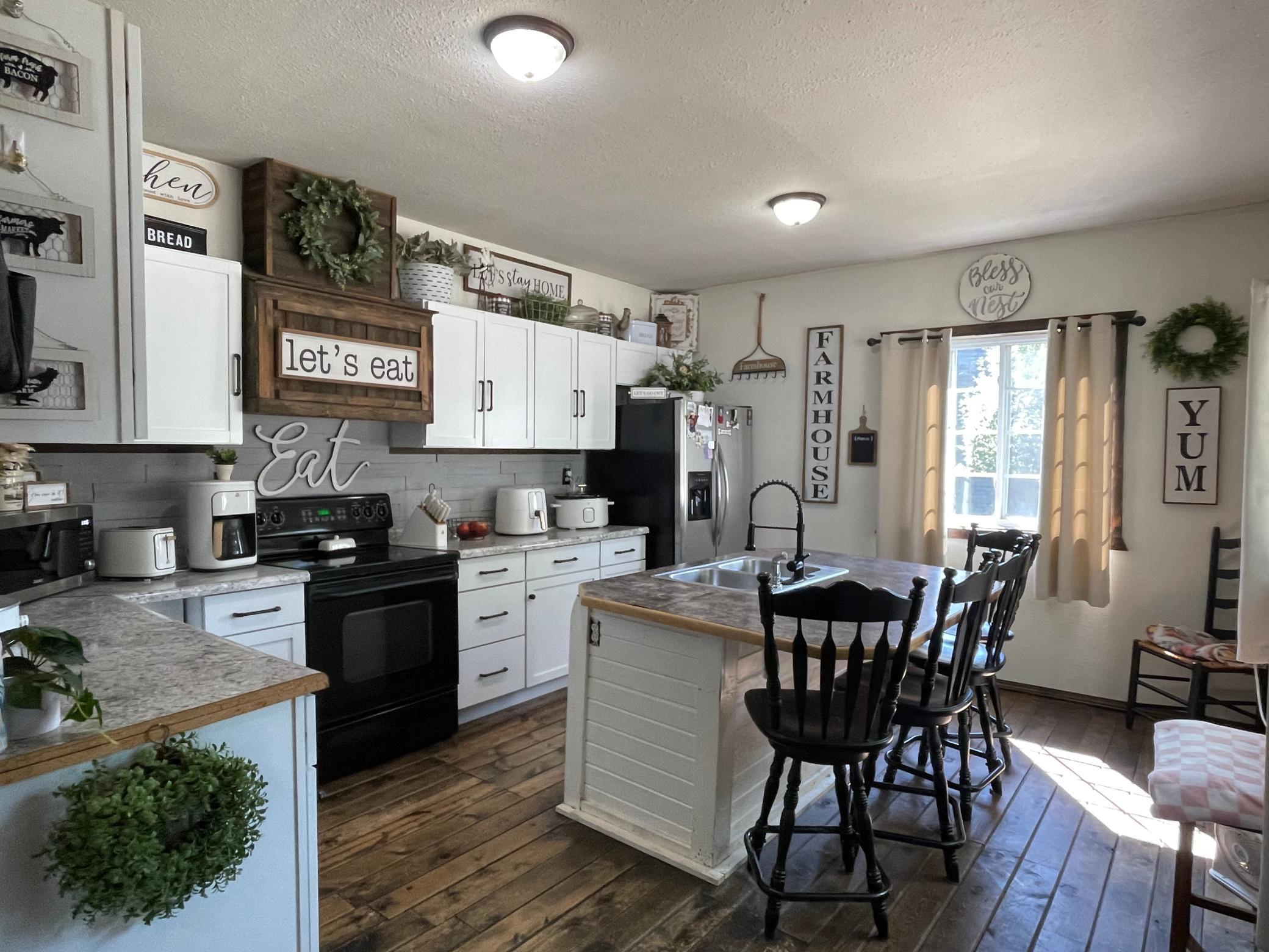 221 4th Street Property Photo 2