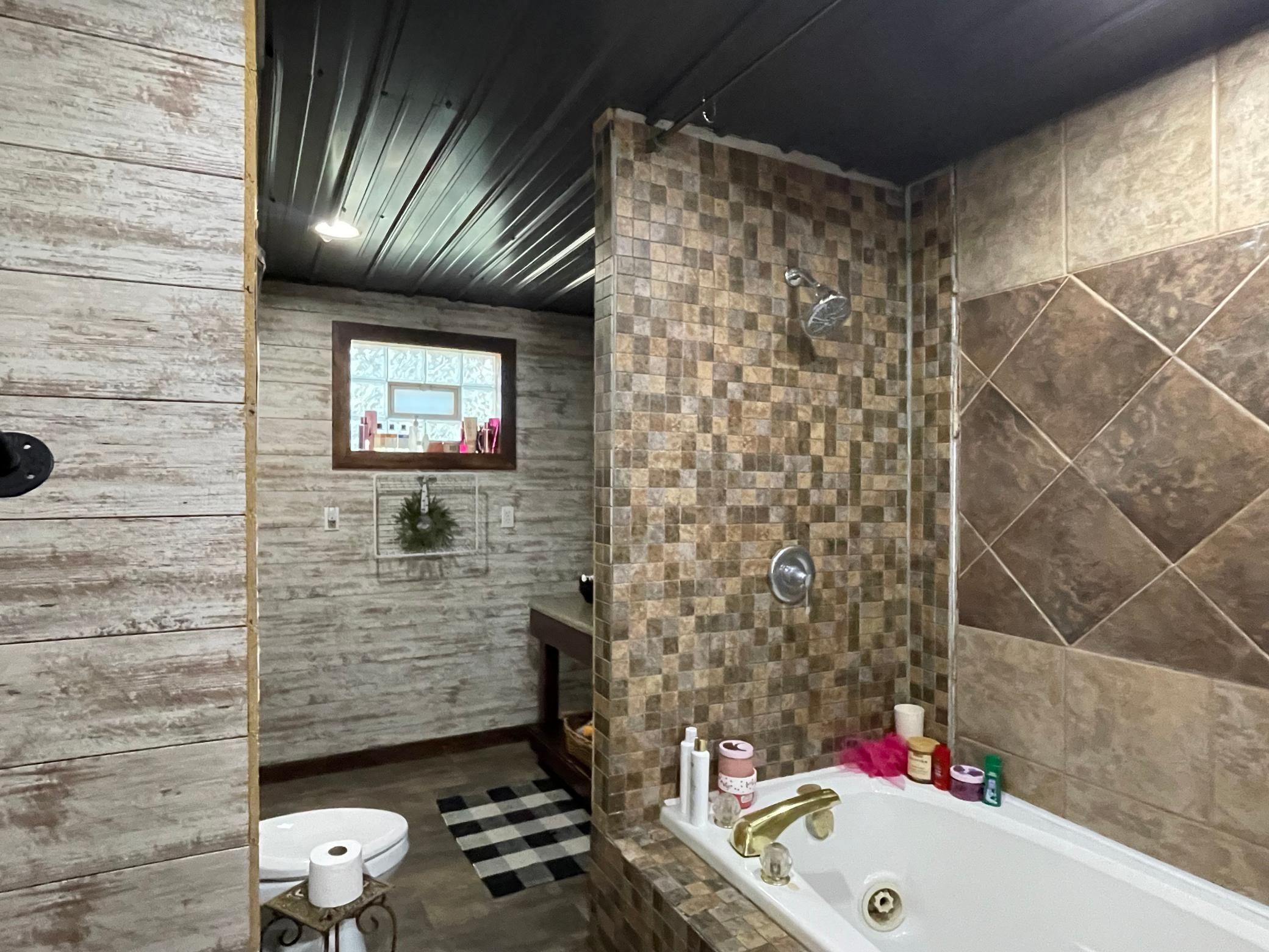 221 4th Street Property Photo 6