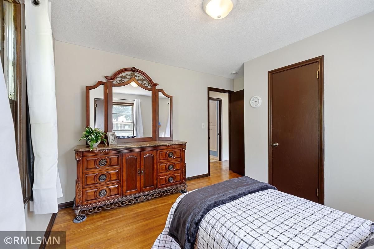 4906 Logan Avenue N Property Photo 9