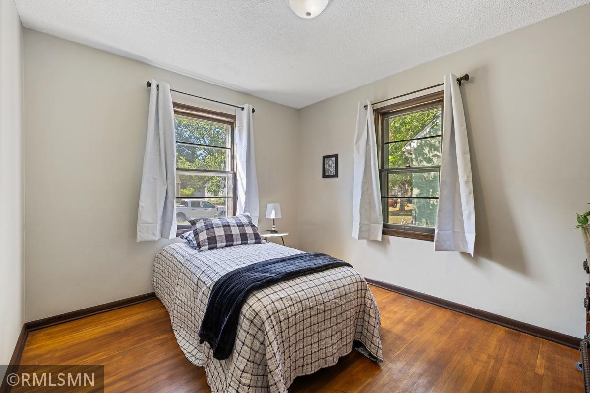 4906 Logan Avenue N Property Photo 10
