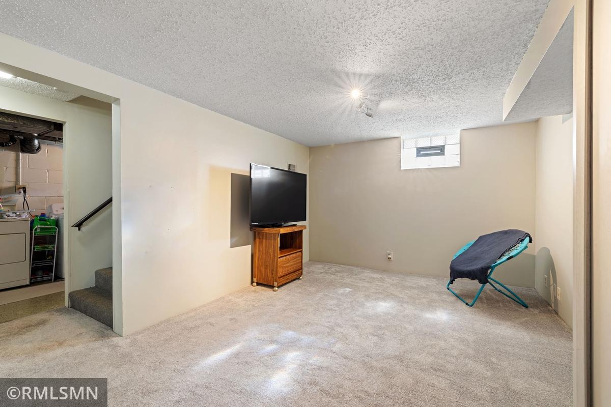 4906 Logan Avenue N Property Photo 16