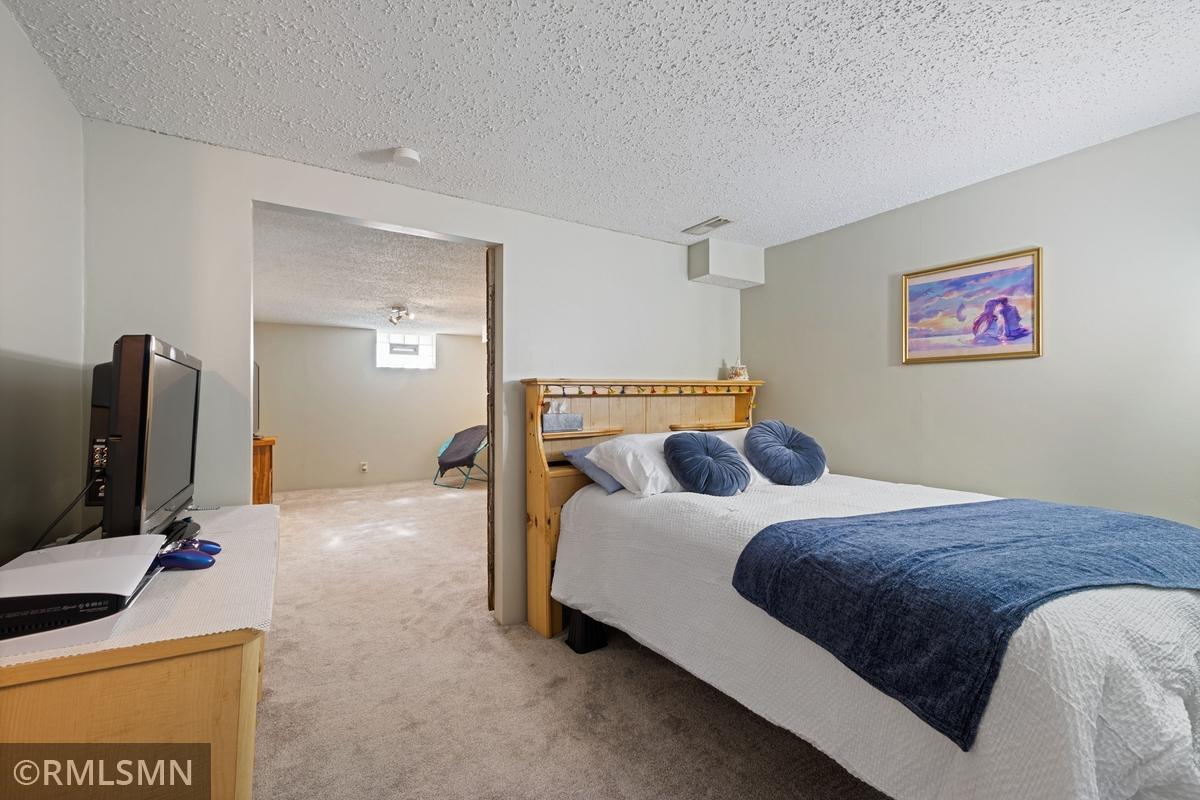 4906 Logan Avenue N Property Photo 17
