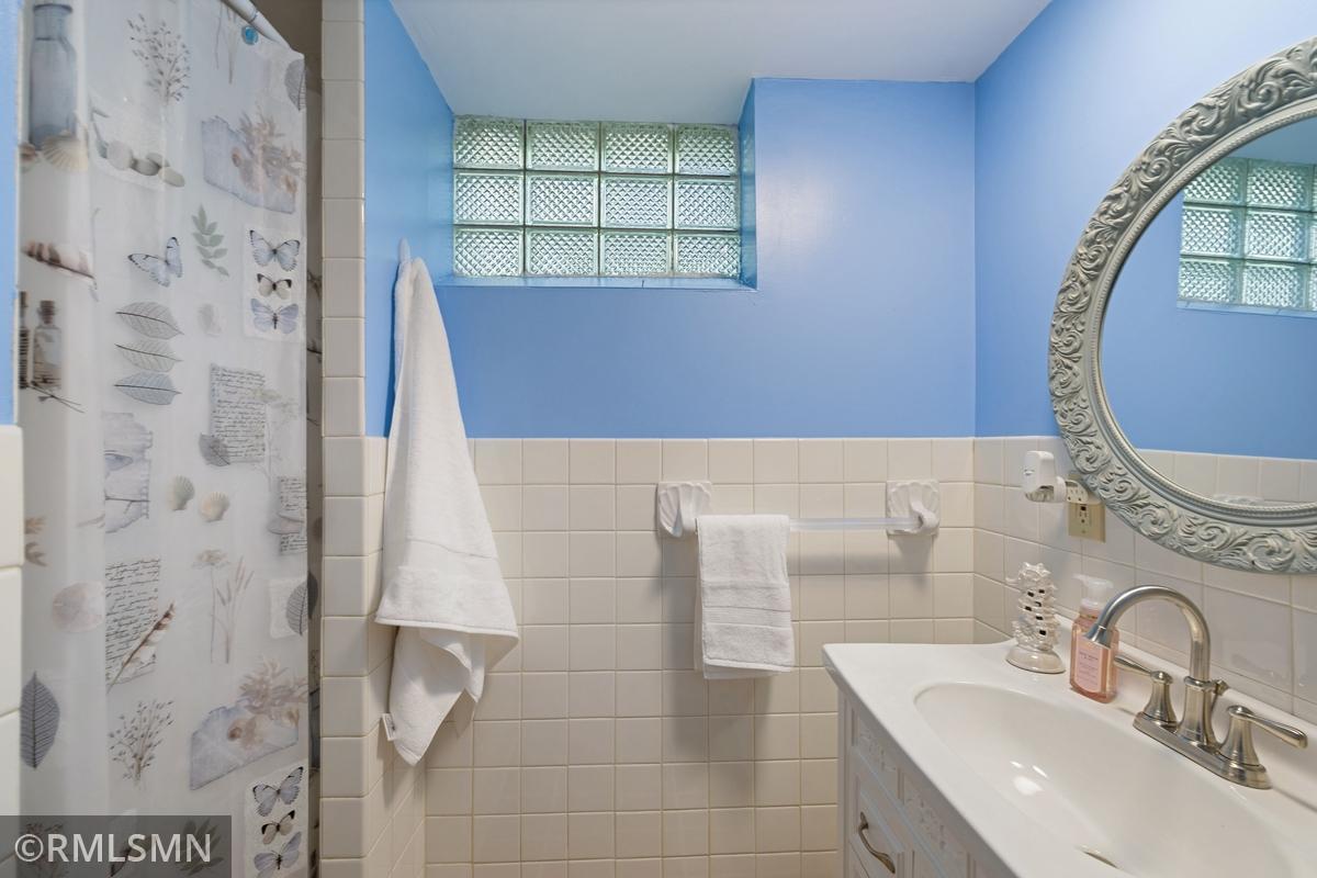 4906 Logan Avenue N Property Photo 19