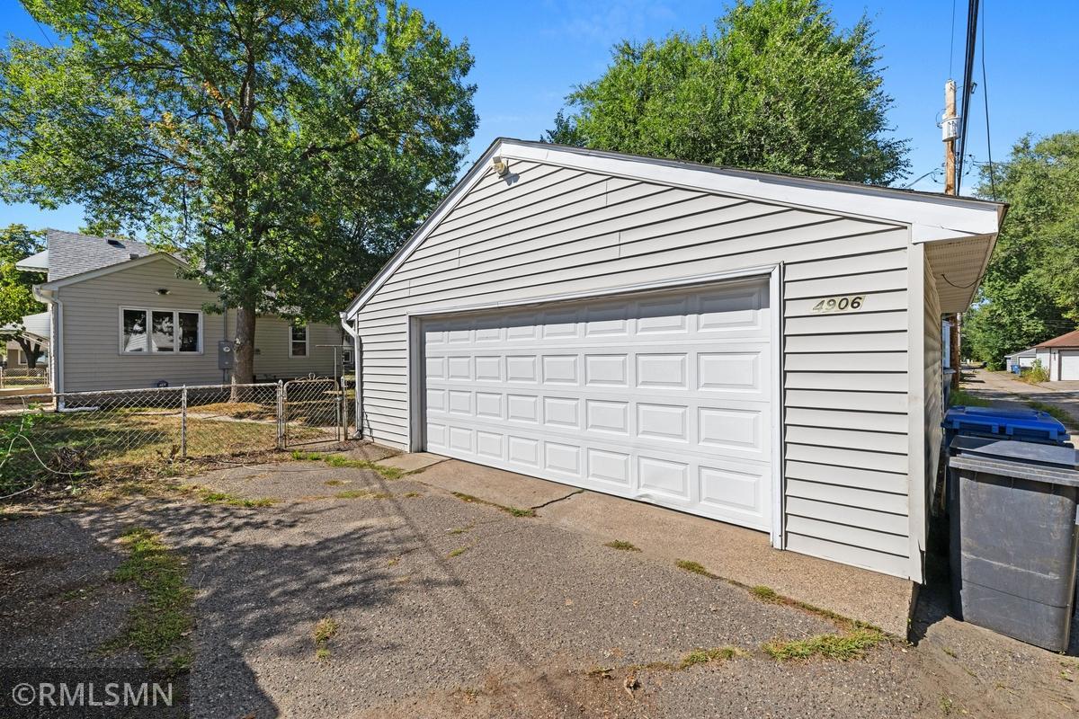 4906 Logan Avenue N Property Photo 20