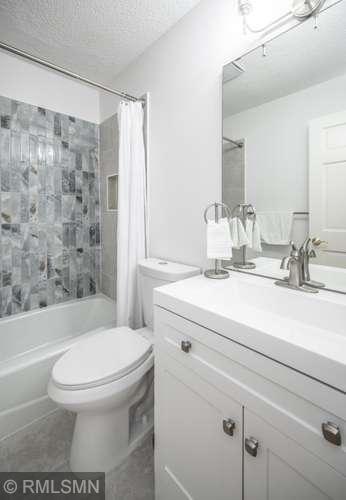 135 Viking Drive E 102 Property Photo 1