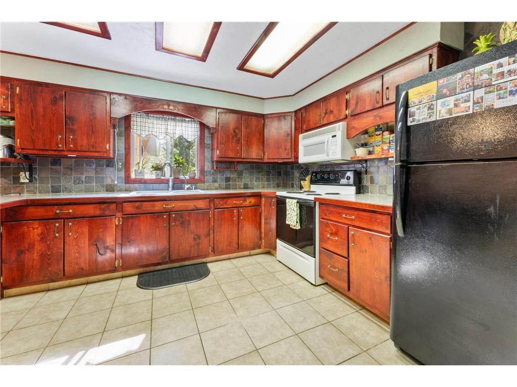 20907 Hardwood Loop Property Photo 4