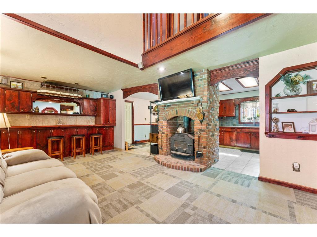 20907 Hardwood Loop Property Photo 8