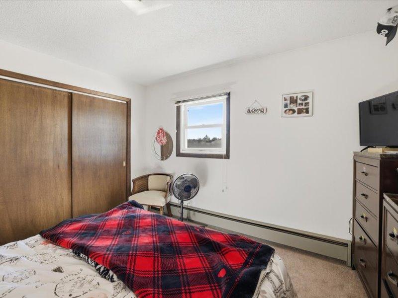 12 Linney Street Property Photo 38