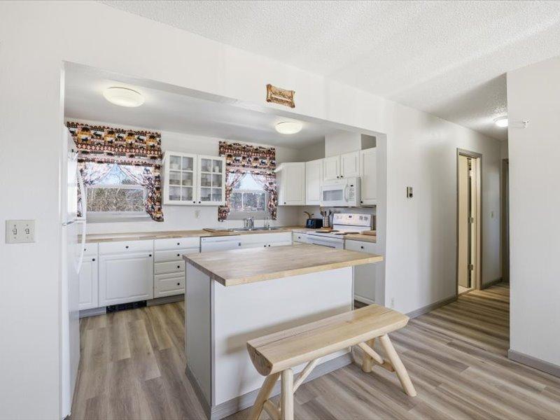 12 Linney Street Property Photo 46