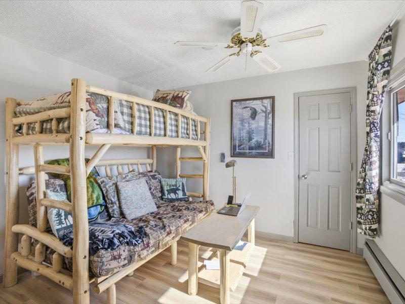 12 Linney Street Property Photo 50