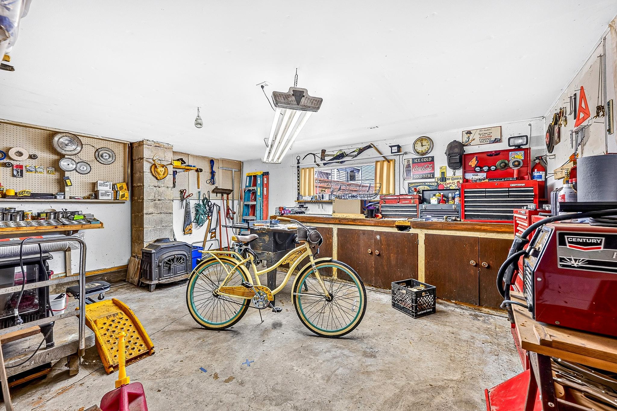 718 Broadway Street Property Photo 16