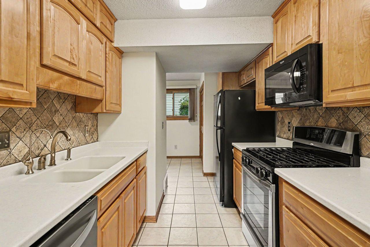 181 River Woods Lane Property Photo 8